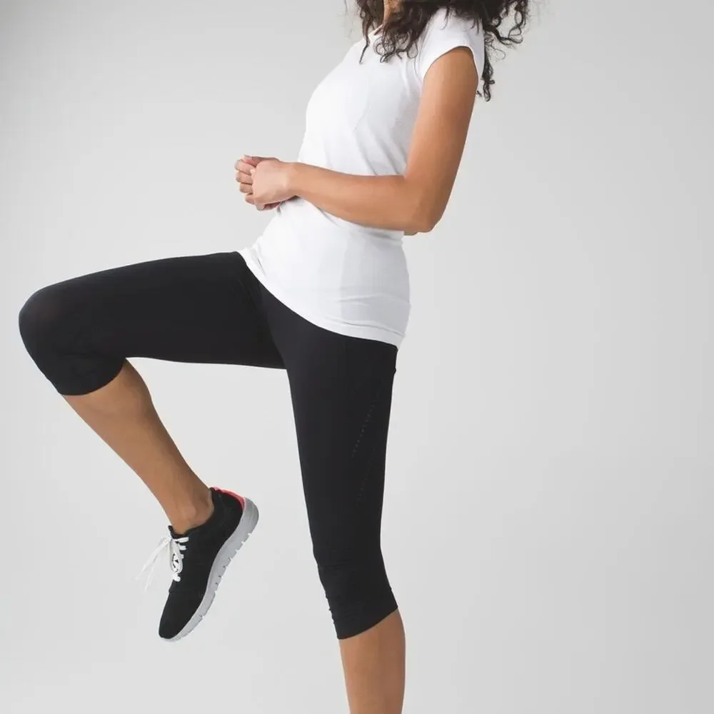 Lululemon‎ Stop at Nothing Black Crop.